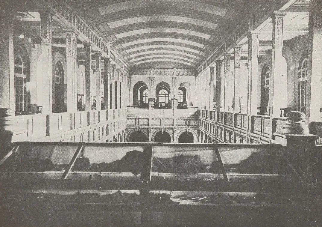 Galerías de la sala central, Museo Nacional de Historia Natural, Santiago, Chile. — aprox. 1934 | Chile de Ayer