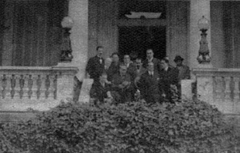 Golpe de Estado del 4 de junio de 1932: presidente Montero sale de la Embajada Argentina — aprox. 1932 | Chile de Ayer