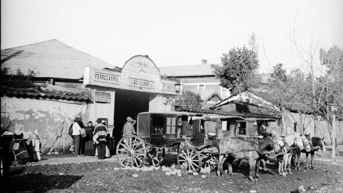 Estación Providencia del Ferrocarril del Llano de Maipo, Santiago, 1906 — aprox. 1906 | Chile de Ayer