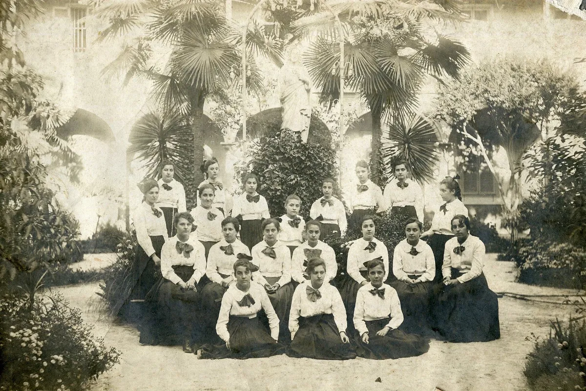 Foto de curso escolar, 1917 — aprox. 1917 | Chile de Ayer