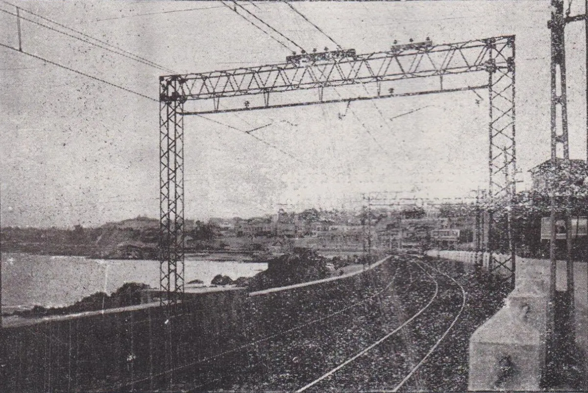 De Santiago a Valparaíso por las vías eléctricas, entre Viña del Mar y Valparaíso, circa 1929 — aprox. 1929 | Chile de Ayer
