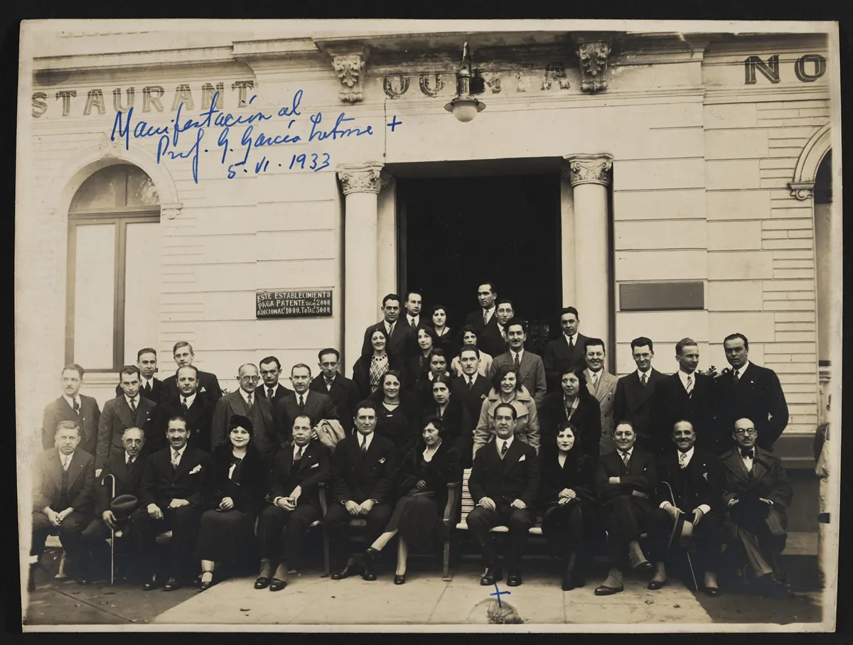 Manifestación al Profesor García 1933 — aprox. 1933 | Chile de Ayer