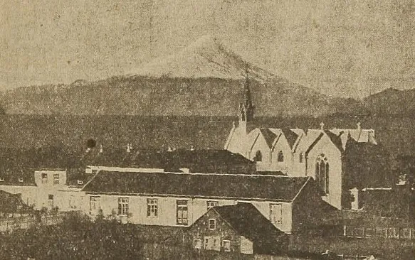 Volcán Osorno desde Puerto Varas, Chile. — aprox. 1934 | Chile de Ayer