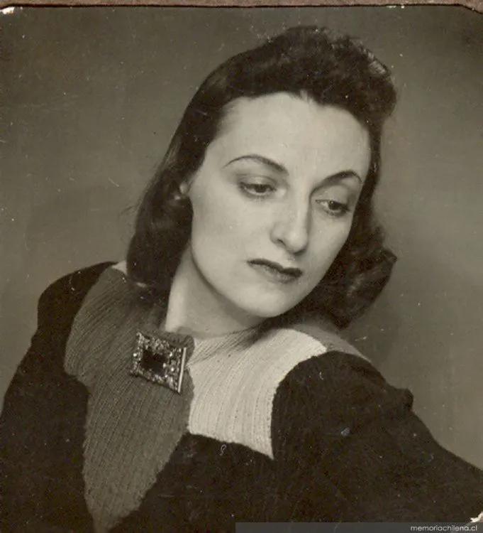 Retrato de la escritora Pepita Turina, 1940 — aprox. 1940 | Chile de Ayer