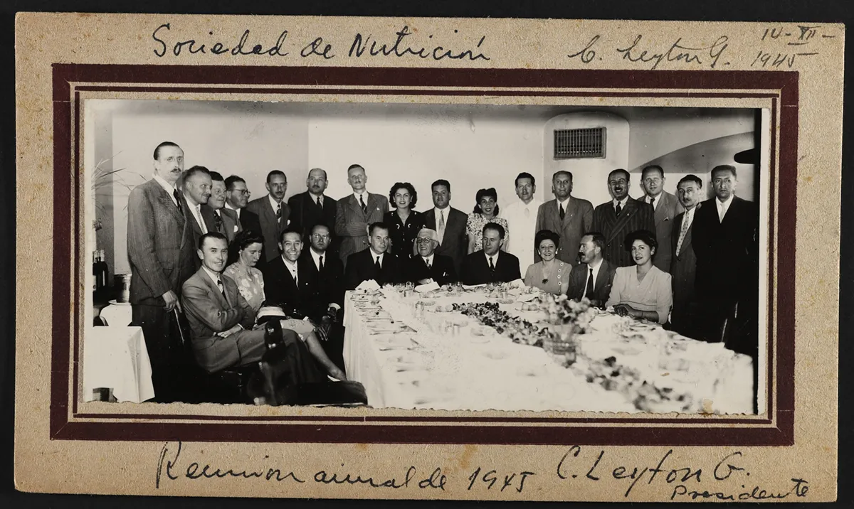 Reunion anual de la Sociedad de Nutrición 14 de diciembre del año 1945 — aprox. 1945 | Chile de Ayer
