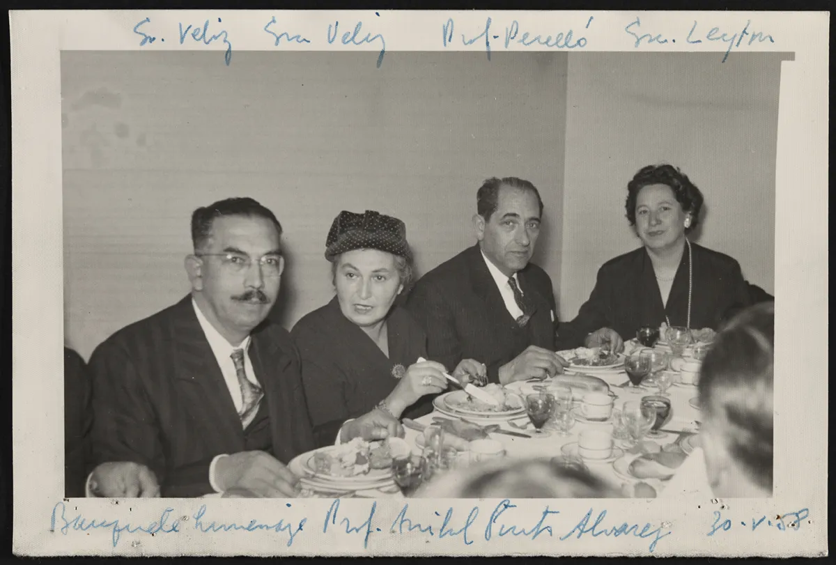 Banquete en homenaje al Profesor Anibal Pinto Álvarez — aprox. 1958 | Chile de Ayer