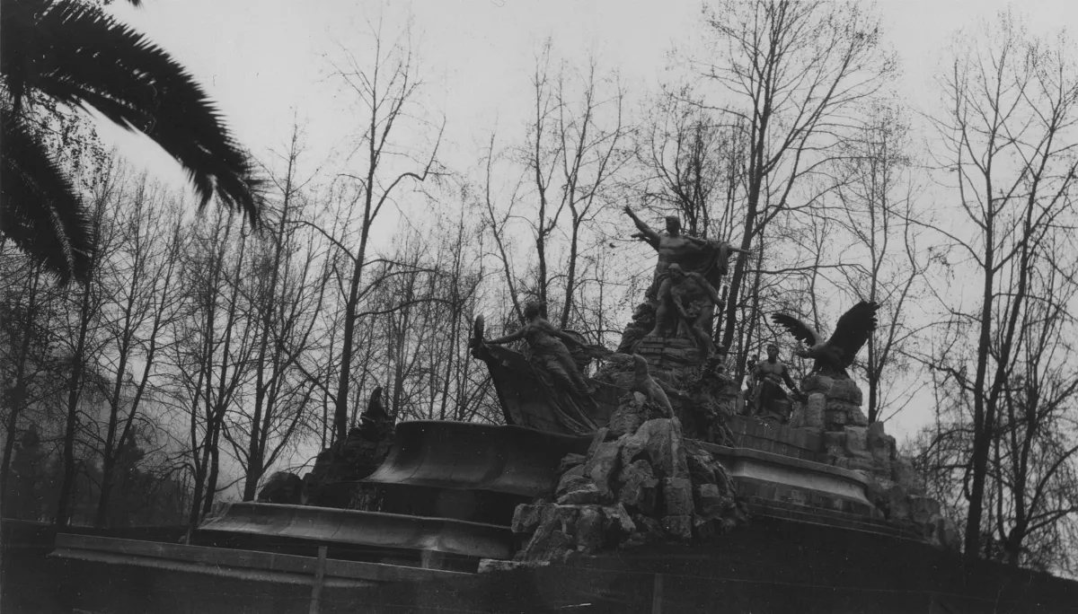 Fuente Alemana en el Parque Forestal, Santiago de Chile — aprox. 1870–1930 | Chile de Ayer