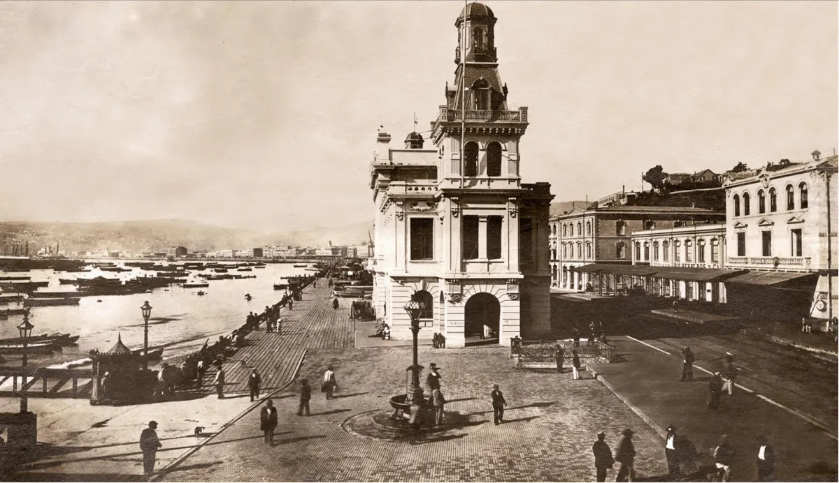 Gobernación Marítima de Valparaíso vista de lado — aprox. 1890–1930 | Chile de Ayer
