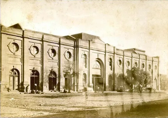 Edificio del mercado Cardonal antes de derrumbarse por el terremoto de 1906 — aprox. 1906–1930 | Chile de Ayer