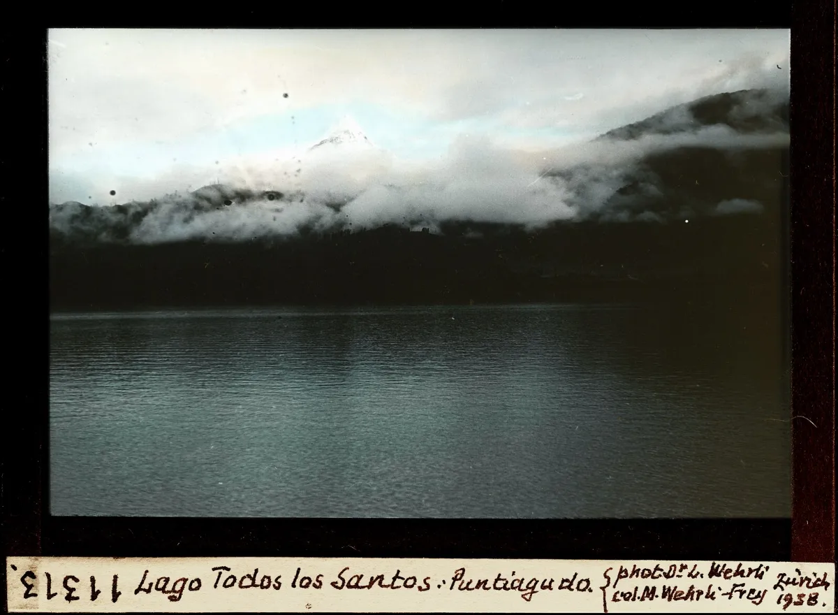 Diapositiva coloreada del lago Todos los Santos con el volcan Puntiagudo, 1938 — aprox. 1938–1940 | Chile de Ayer