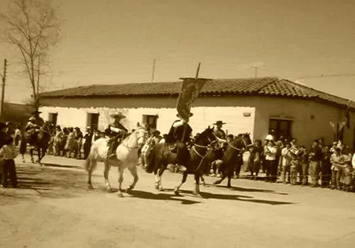 Procesión de huasos en Marchigüe, Chile (18 Sept. 1920) — aprox. 1920–1930 | Chile de Ayer