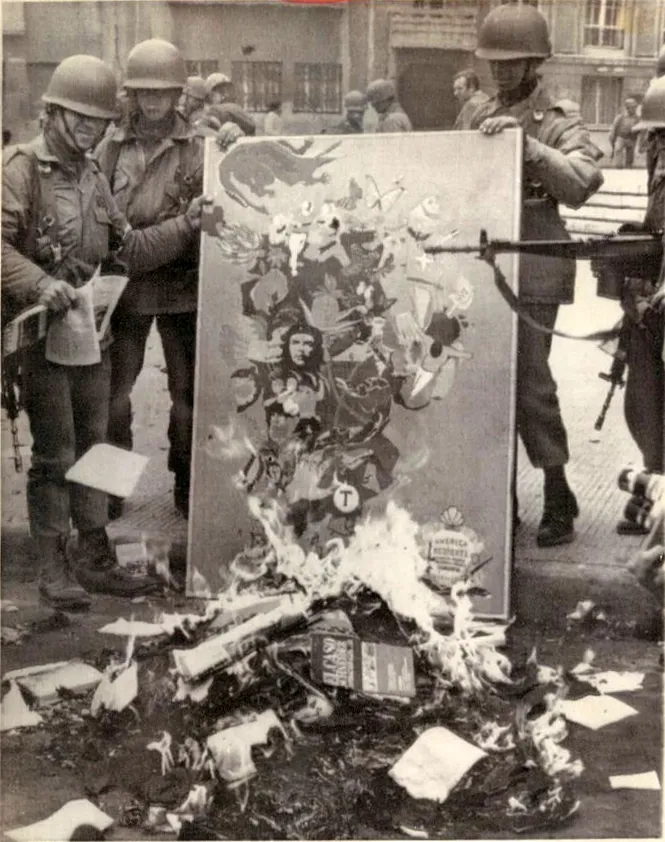 Quema de literatura marxista, Chile, 1973 — aprox. 1870–1930 | Chile de Ayer