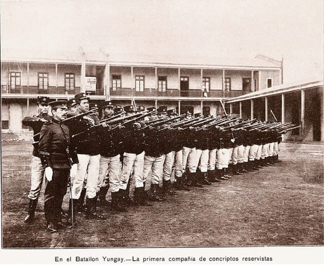 Primera compañía de conscriptos reservistas del Batallón Yungay — aprox. 1904–1930 | Chile de Ayer