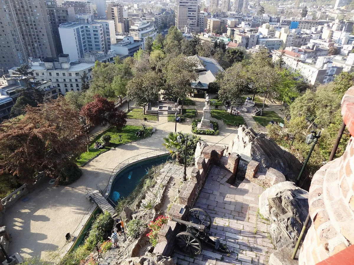 Vista panorámica de Santiago desde la cumbre del Cerro Santa Lucía — aprox. 1880–1930 | Chile de Ayer