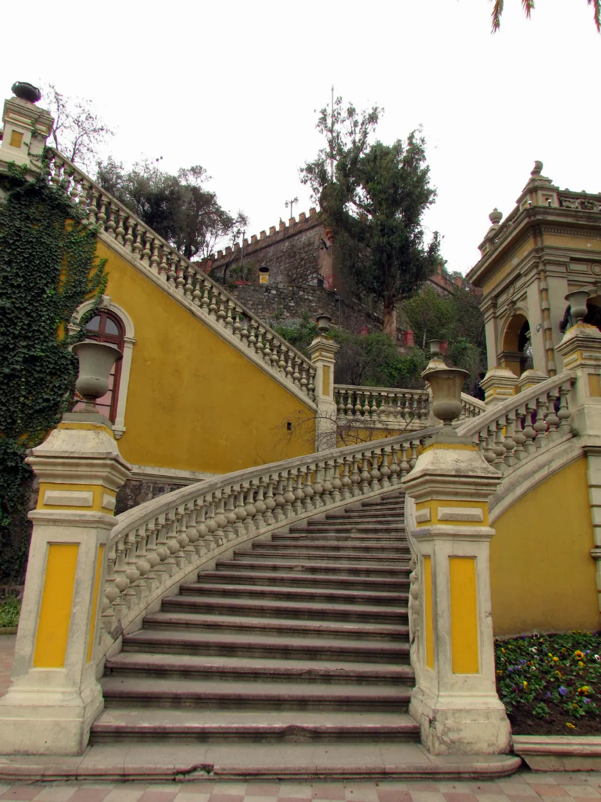 Cerro Santa Lucía, escalinata monumental con balustrada — aprox. 1880–1930 | Chile de Ayer