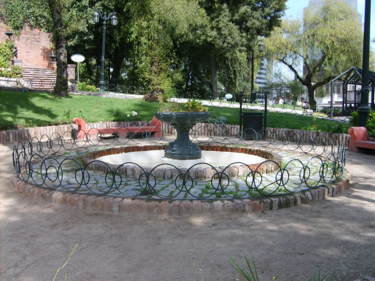 Fuente Patio Circular — aprox. 1880–1930 | Chile de Ayer