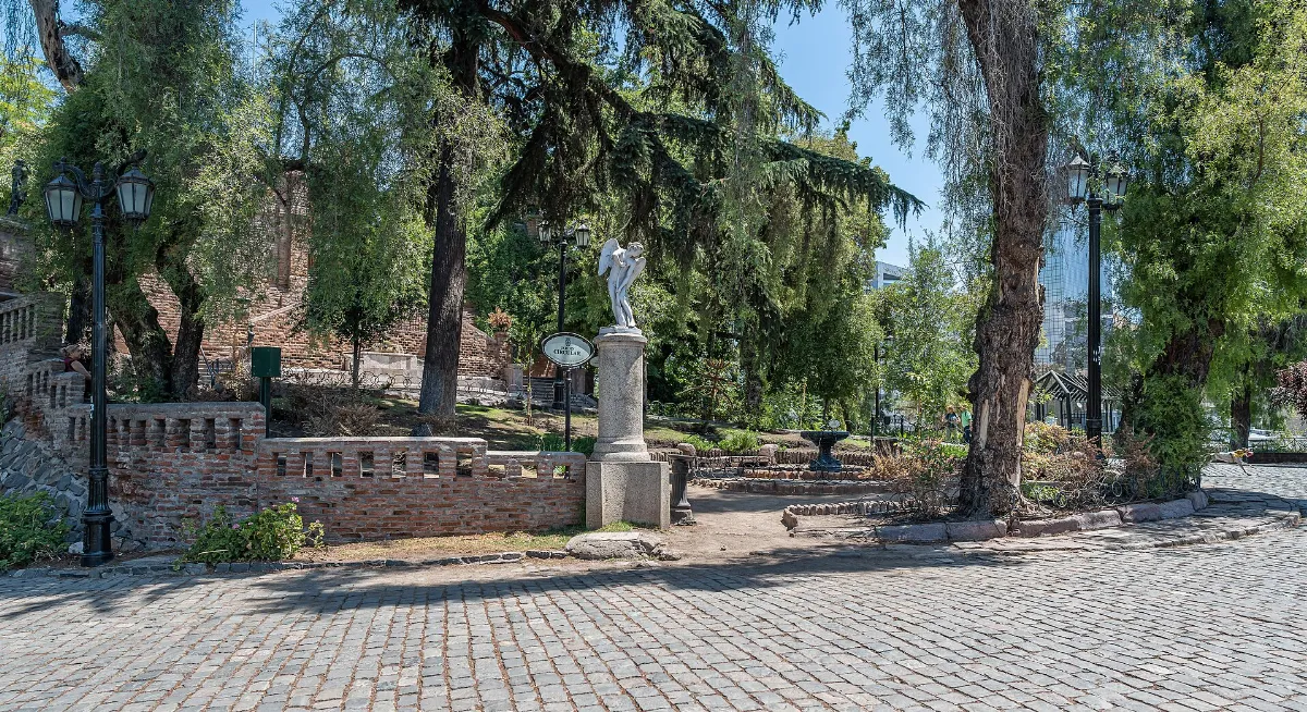 Primer jardín del Cerro Santa Lucía — aprox. 1880–1930 | Chile de Ayer