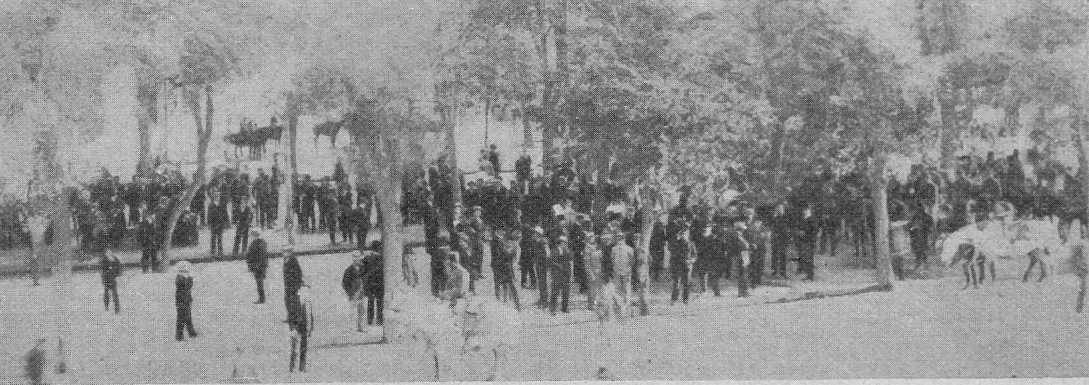 Manifestantes en la Alameda durante el Mitin de la Carne, octubre 1905 — aprox. 1905 | Chile de Ayer