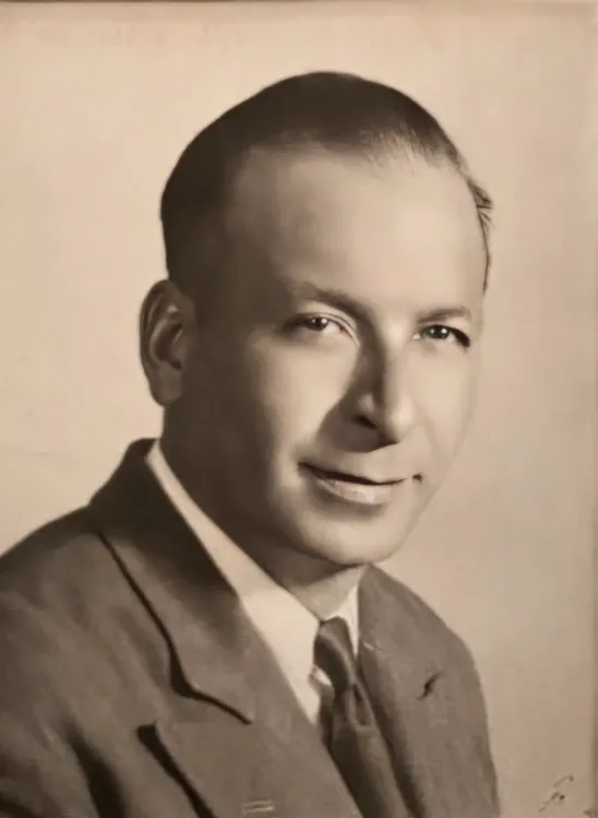 Carlos A. Cifuentes — aprox. 1936 | Chile de Ayer