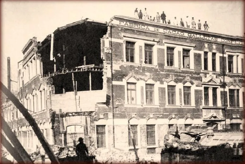 Fabrica Hucke luego del Terremoto del 16 de Agosto de 1906 en Valparaíso. — aprox. 1906 | Chile de Ayer
