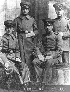 Alberto Hurtado Cruchaga en el servicio militar, Regimiento Yungay, 1920 — 1920 | Chile de Ayer