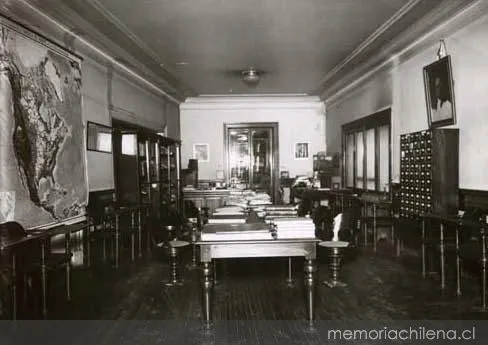 Biblioteca Nacional, sala de lectura, hacia 1900 — 1900 | Chile de Ayer