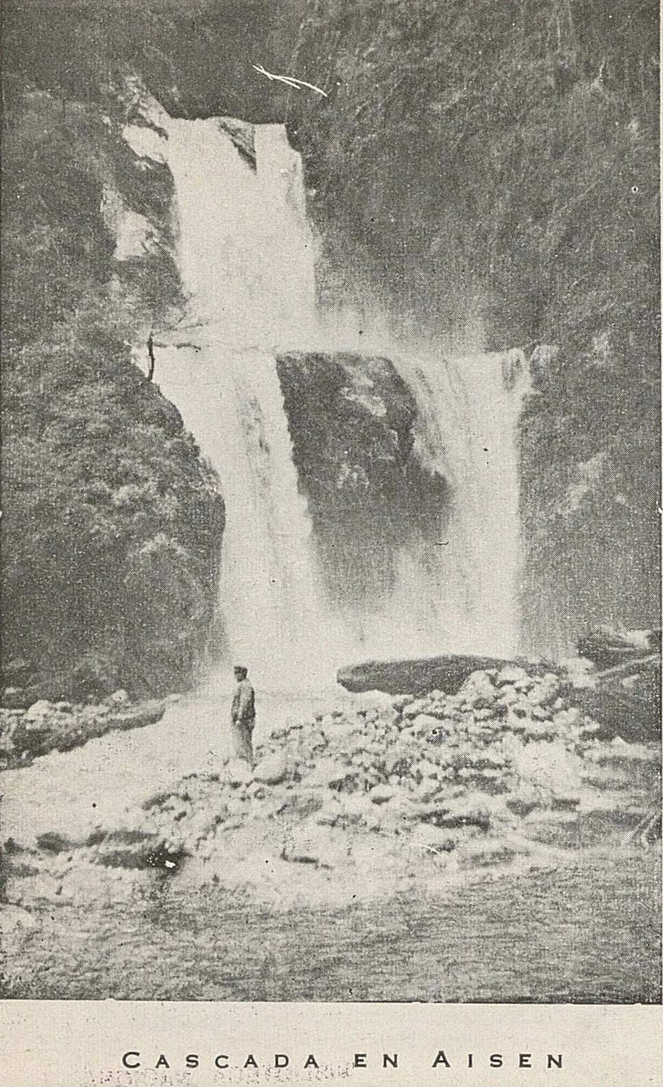 Cascada en Aysén, 1948 — 1948 | Chile de Ayer