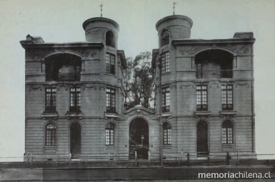 Cité Las Palmas, construido por Julio Bertrand en 1914 — 1915 | Chile de Ayer