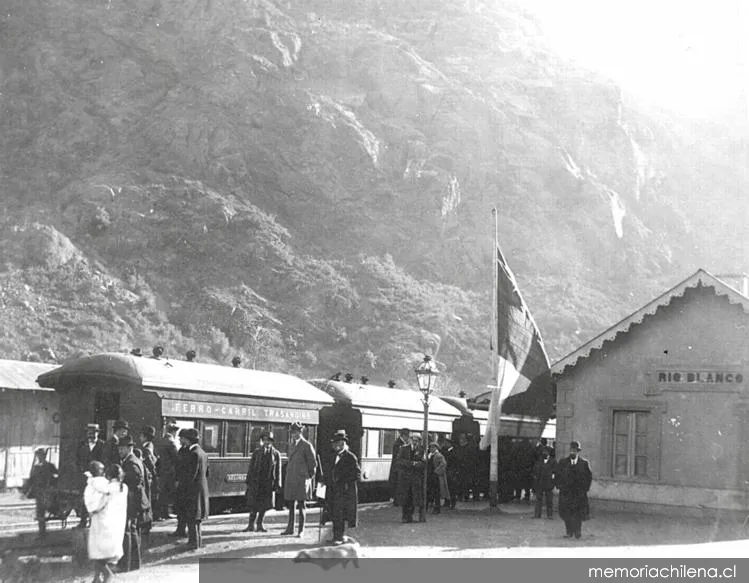 Estación de Río Blanco, Ferrocarril Trasandino, hacia 1910 — 1910 | Chile de Ayer