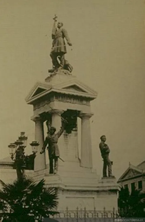 Estatua de Arturo Prat, Valparaíso, 1906 — 1906 | Chile de Ayer