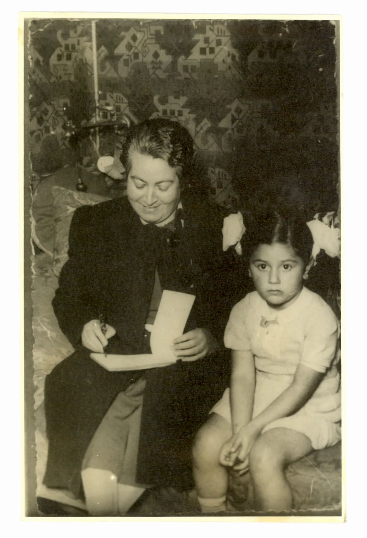 Gabriela Mistral, circa 1940. Archivo del Escritor, Colección Gabriela Mistral