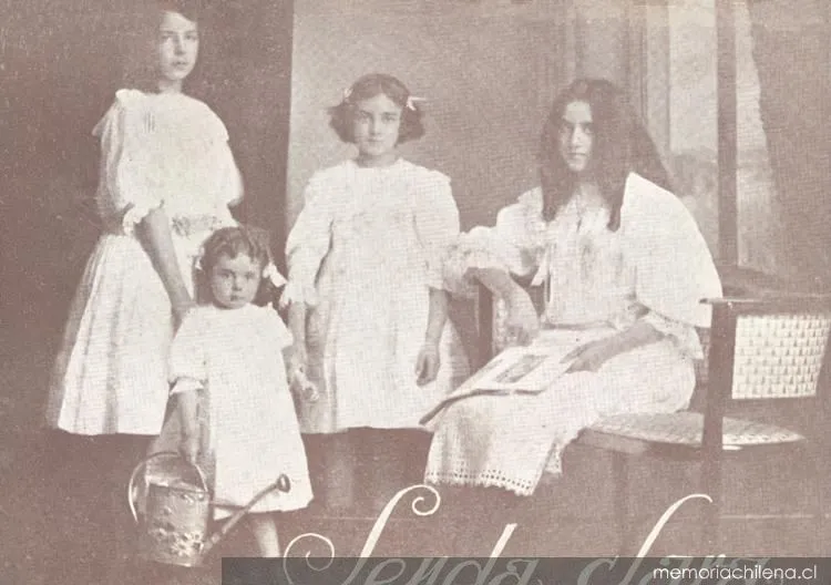 Hijas de Inés Echeverría (Iris) — 1934 | Chile de Ayer