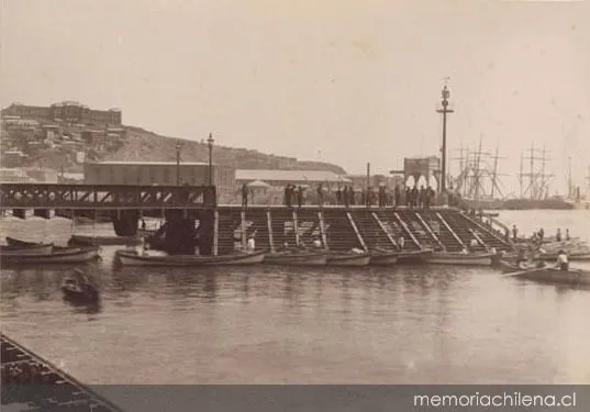 Muelle de pasajeros, hacia 1890 — 1890 | Chile de Ayer