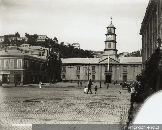 Plaza de la Intendencia, 1895 — 1895 | Chile de Ayer