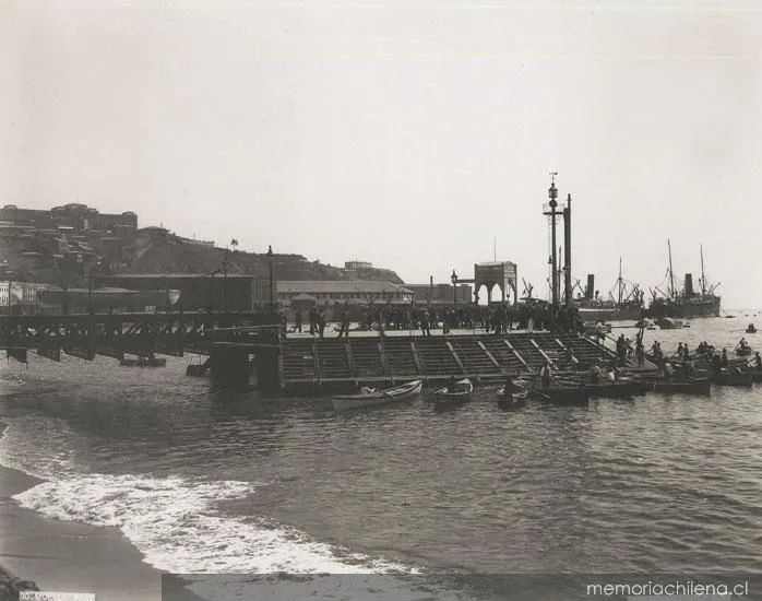 Muelle Prat, hacia 1900 — 1900 | Chile de Ayer