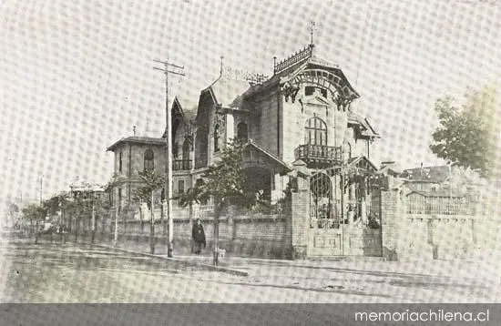Casa habitación  del almirante don Juan Simpson, en la Avenida Libertad, hacia 1913 — 1913 | Chile de Ayer