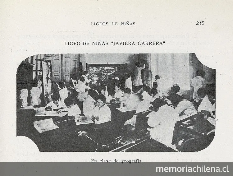 Liceo de Niñas Javiera Carrera, en clase de geografía, hacia 1927 — 1927 | Chile de Ayer