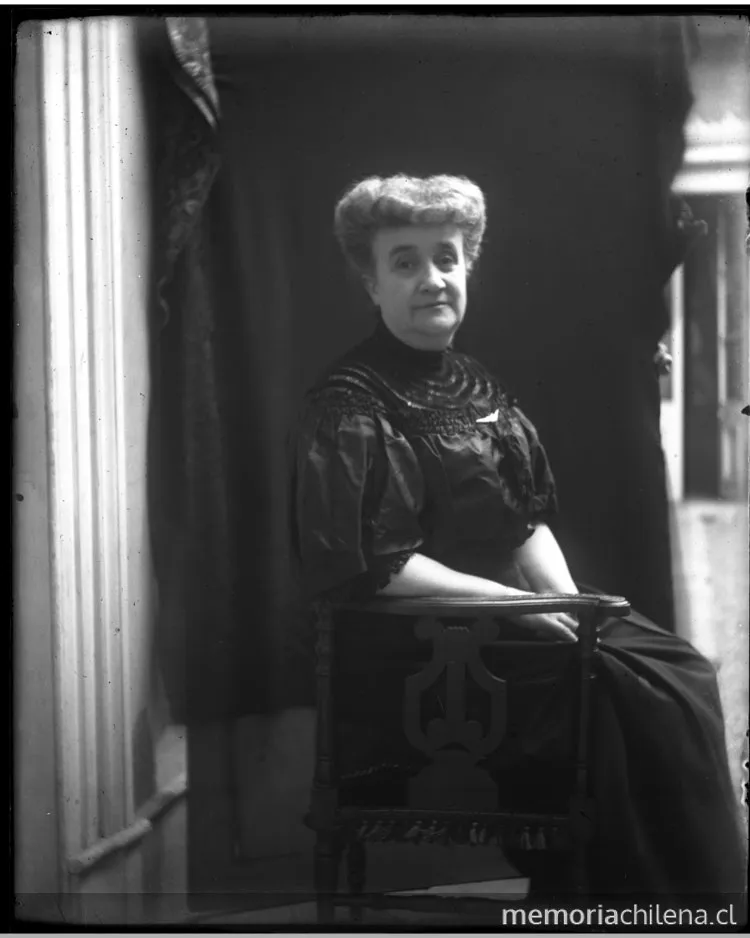 Martina Barros de Orrego, hacia 1905 — 1905 | Chile de Ayer