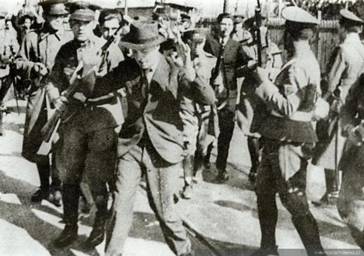 Masacre del Seguro Obrero, 5 de septiembre de 1938, nazis escoltados por policías — 1938 | Chile de Ayer
