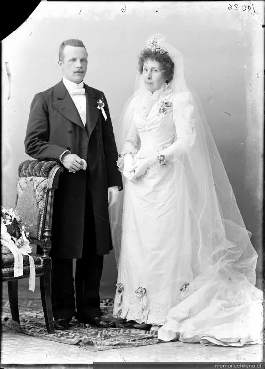 Pareja, hacia 1890 — 1890 | Chile de Ayer