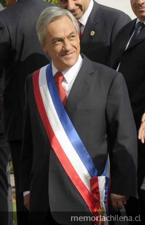 Sebastián Piñera Echenique, Presidente de la República (2010-2014) — 2010 | Chile de Ayer