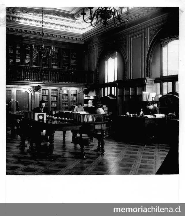 [Sala de lectura de la Biblioteca Americana de Diego Barros Arana, Biblioteca Nacional de Chile] — 1950 | Chile de Ayer