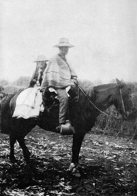 Pareja de campesinos a caballo, hacia 1900 — 1900 | Chile de Ayer