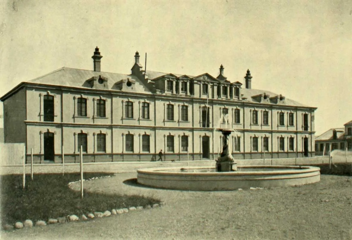 Edificio de la Gobernación de Magallanes en Punta Arenas, 1906 — 1906 | Chile de Ayer