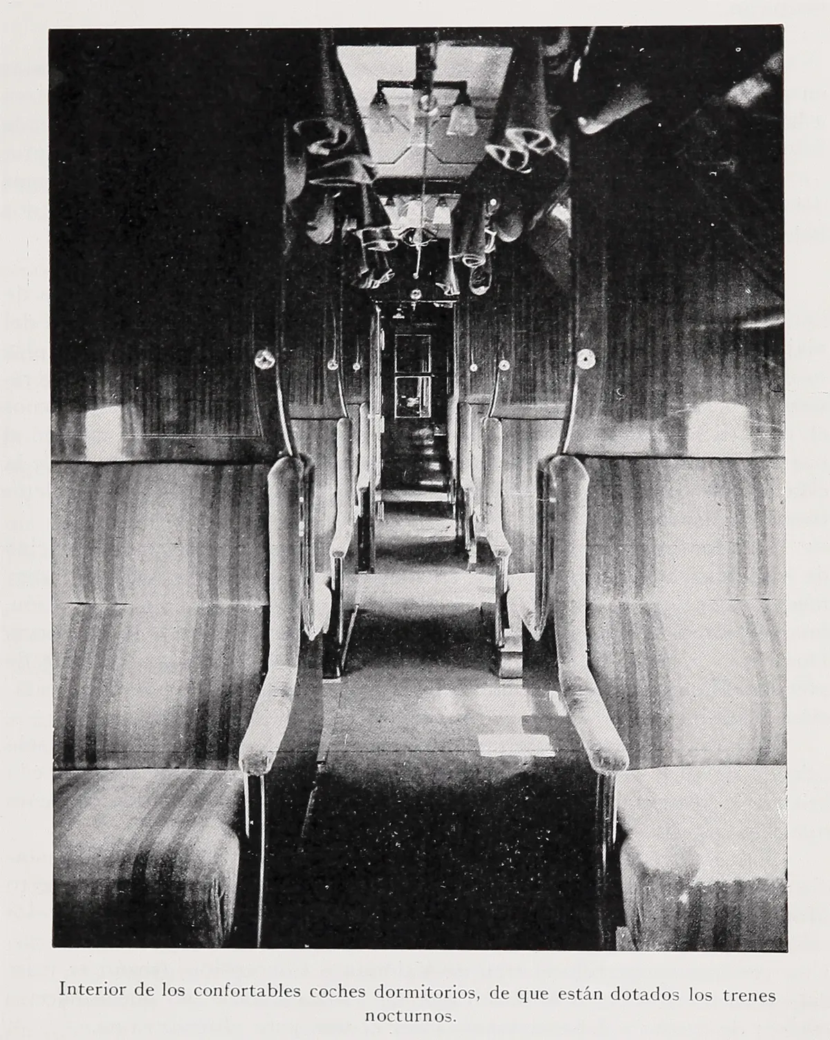 Interior de los coches dormitorios, 1931 — 1931 | Chile de Ayer