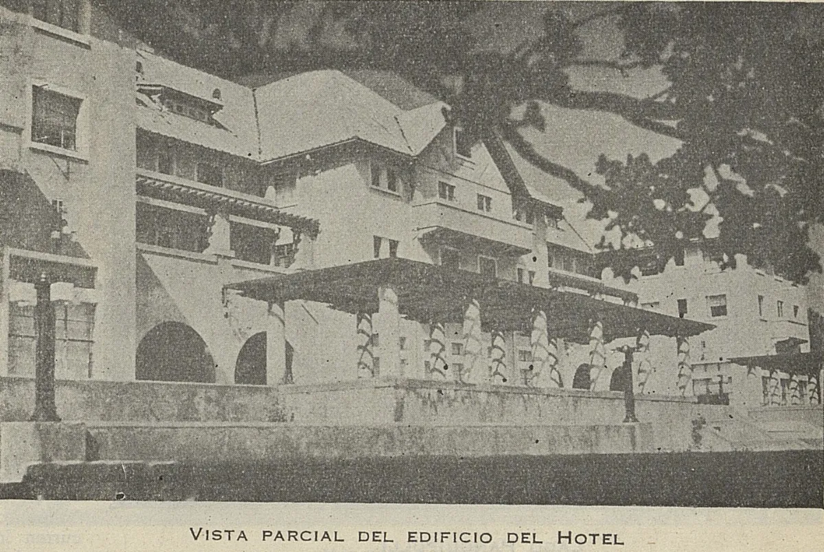 Vista del Hotel Pucón, 1940 — 1940 | Chile de Ayer