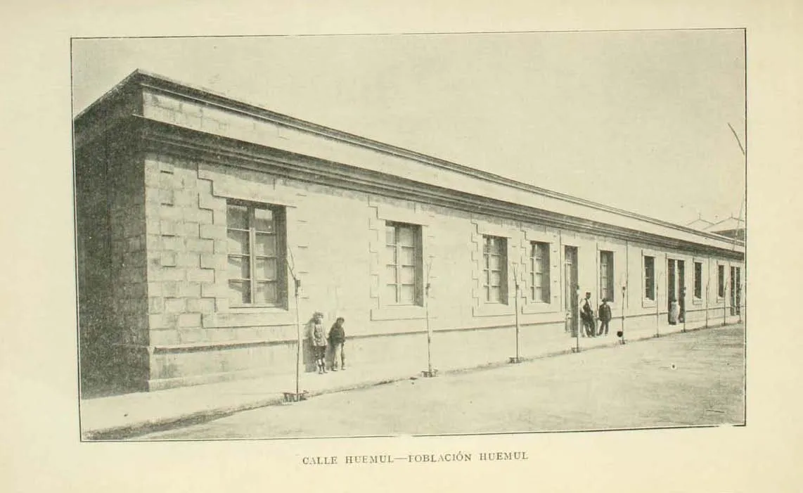 Calle Huemul, población Huemul, 1918 — 1918 | Chile de Ayer