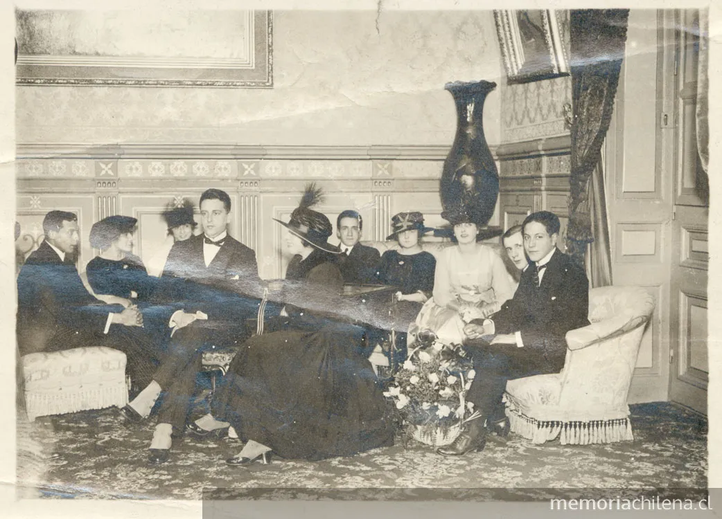 Tertulia santiaguina, 1915 — 1915 | Chile de Ayer