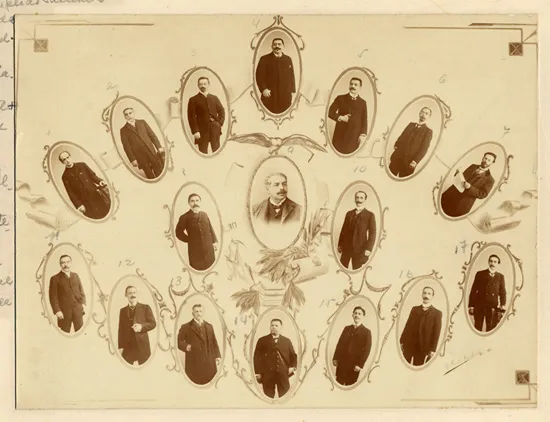 Retratos de varios hombres, en marcos ovalados, correspondientes al personal de la " — 1906 | Chile de Ayer
