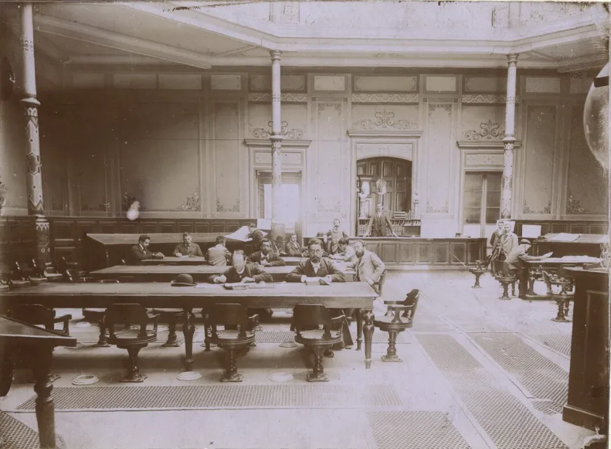 Salón de lectura de la antigua Biblioteca Nacional — aprox. 1900 | Chile de Ayer